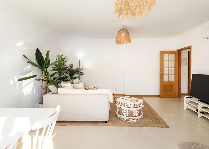 Modern 1br In With Balcony & Parking, By Hopstays * 알부페이라