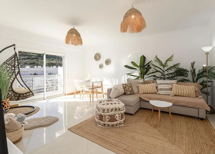 아파트 Modern 1br In With Balcony & Parking, By Hopstays *