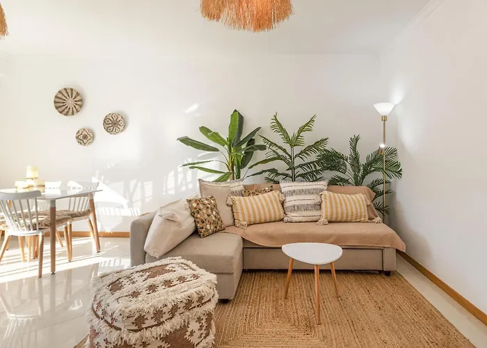 아파트 Modern 1br In With Balcony & Parking, By Hopstays 알부페이라
