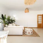 Modern 1br In With Balcony & Parking, By Hopstays * Albufeira