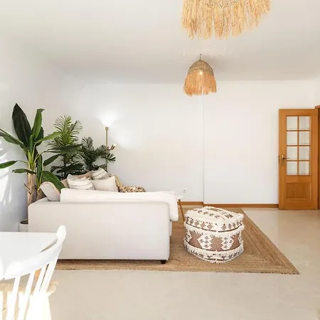 Modern 1br In With Balcony & Parking, By Hopstays * Albufeira