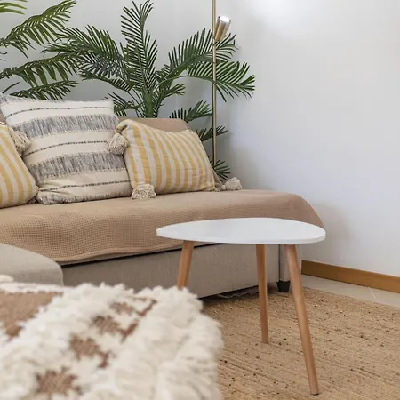 Apartment Modern 1br In With Balcony & Parking, By Hopstays *