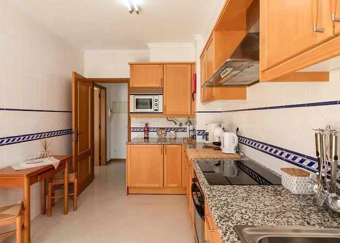 Modern 1br In With Balcony & Parking, By Hopstays *